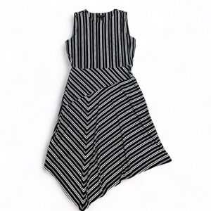 BANANA REPUBLIC STRIPE ASYMMETRICAL FIT FLARE DRESS Factory size Small‎ Black